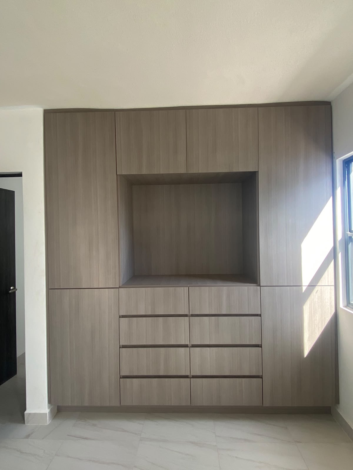 Closet terminado por Lux Interiores